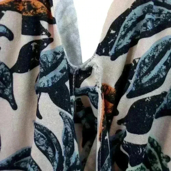 EDUN V-Neck Tropical Leaf Print Wrap Blouse Short Sleeve Made in Kenya Size 0 - Picture 7 of 9